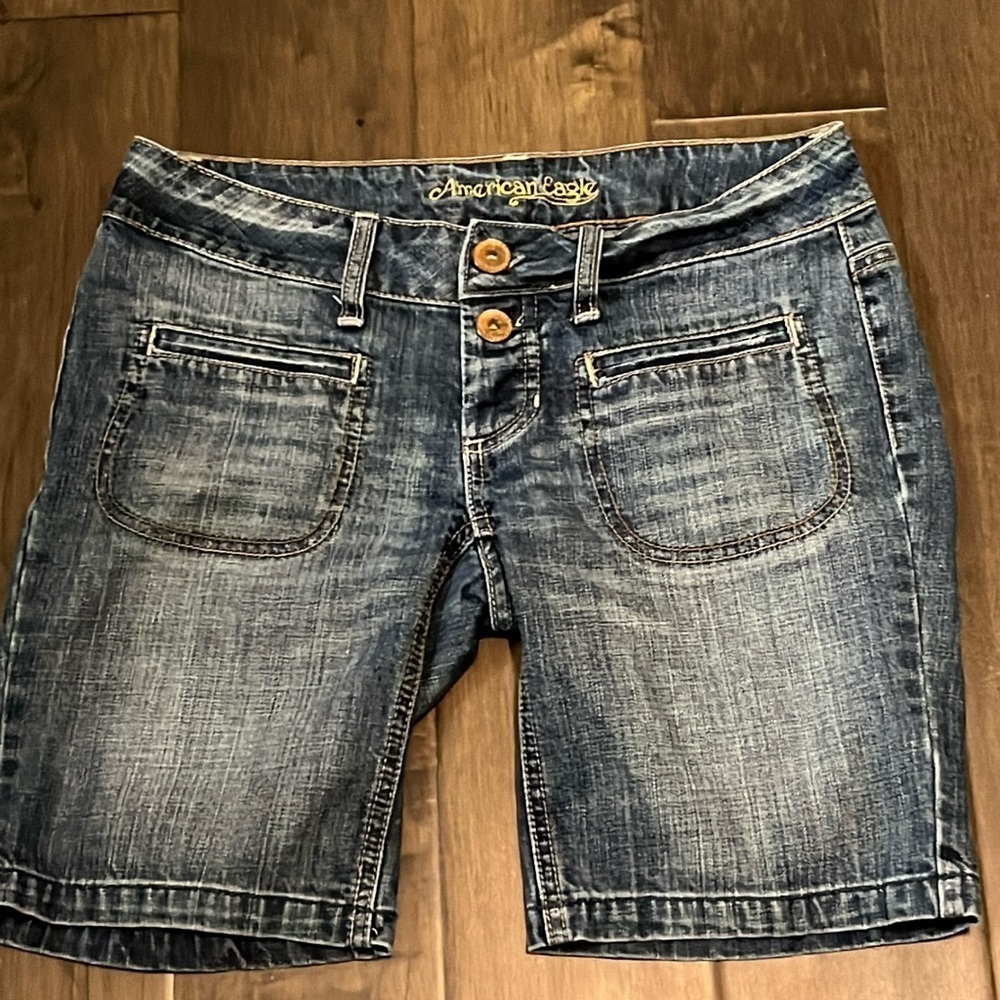 AMERICAN EAGLE Long blue Jean Bermuda Shorts, women’s size 2, button fly